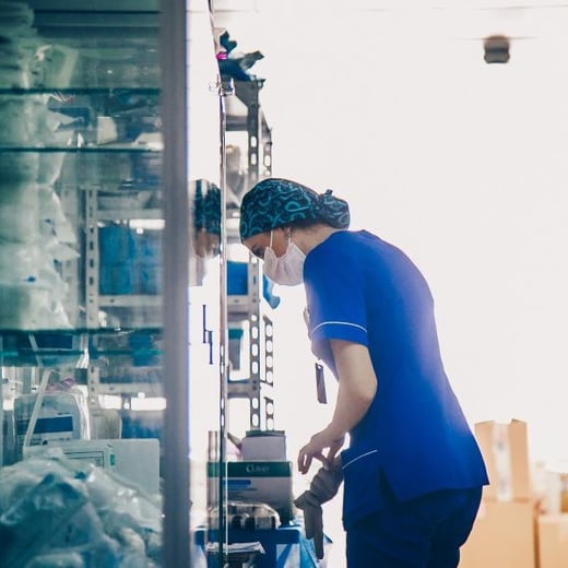 Healthcare Supply Chain: How a Consolidated Service Center Can Help Hospitals Cut Costs While Improving Patient Care